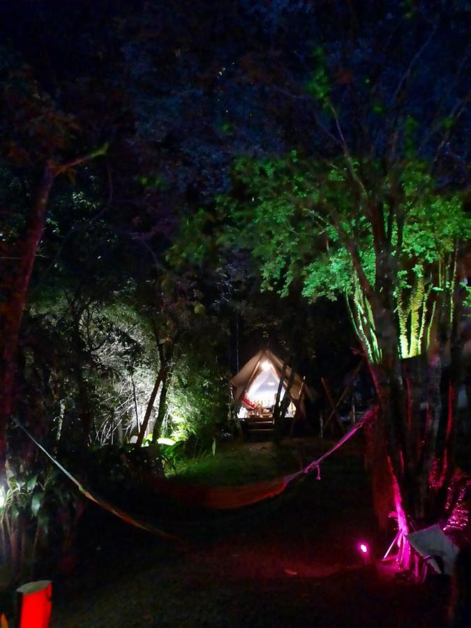 Bambu Glamping Ecolodge 메딜린 외부 사진
